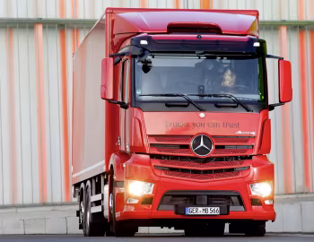Mercedes-Benz Antos 2543 mit Junge Kofferaufbau '2014–pr.