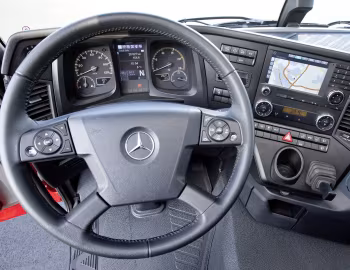 Panel frontal Mercedes-Benz Antos 2543 mit Junge Kofferaufbau '2014–pr.