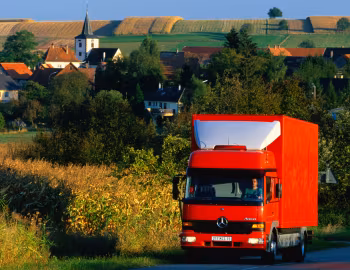 Mercedes-Benz Atego 1528 mit Sommer Kofferaufbau '1998–2004