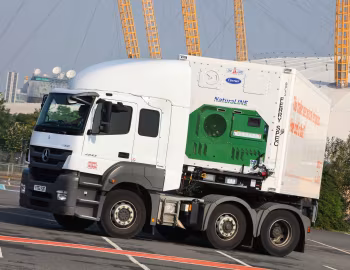 Mercedes-Benz Axor 2543 Tractor Unit [UK-spec] '2011–pr.