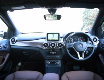 Panel frontal Mercedes-Benz B 180 BlueEfficiency [Japan] (W246) '2012–13