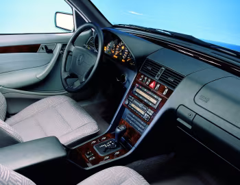 Интерьер Mercedes-Benz C-Klasse Sedan (W202) '1993–2000