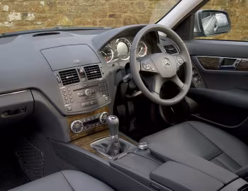 Interior Mercedes-Benz C 220 CDI Estate [UK-spec] (S204) '2008–11