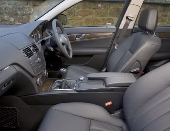 Interior Mercedes-Benz C 220 CDI Estate [UK-spec] (S204) '2008–11