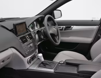 Interior Mercedes-Benz C 220 CDI Sport [UK-spec] (W204) '2007–11