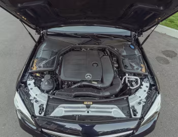 Под капотом 2019–21 Mercedes-Benz C 300 AMG Line Cabriolet [North America] (A205) '2018–21