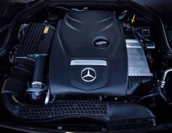 Sob o capô Mercedes-Benz C 300 Cabriolet AMG Line [Australia] (A205) '2016–18