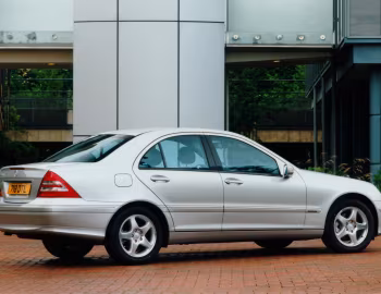 Mercedes-Benz C 240 [UK-spec] (W203) '2000–04