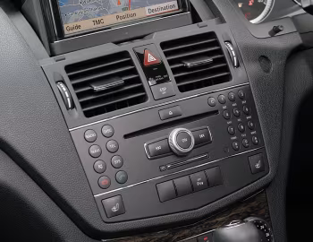 Interior Mercedes-Benz C 350 [UK-spec] (W204) '2007–11