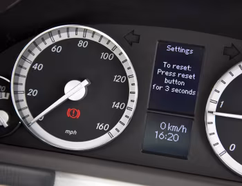 Torpedo Mercedes-Benz CLC 220 CDI [UK-spec] (CL203) '2008–10