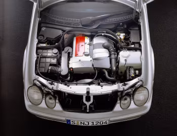 Bajo el capó Mercedes-Benz CLK 200 Kompressor [Worldwide] (C208) '2000–02