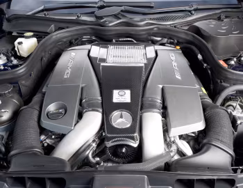 Sob o capô Mercedes-Benz CLS 63 AMG [UK-spec] (C218) '2011–14