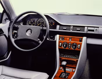 Торпедо Mercedes-Benz E-Klasse Coupe (Br.C124) '1987–93