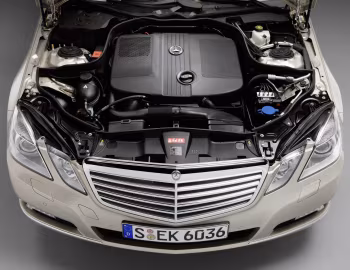 Bajo el capó Mercedes-Benz E 220 CDI (W212) '2009–12