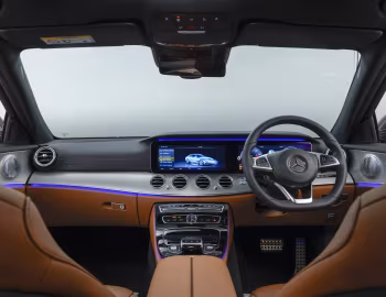 Painel frontal Mercedes-Benz E 220 d AMG Line [UK-spec] (W213) '2016–20