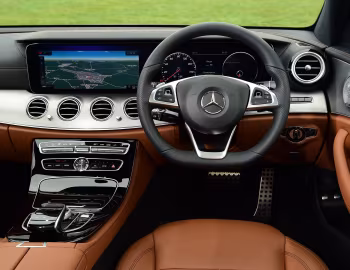 Painel frontal Mercedes-Benz E 220 d AMG Line [UK-spec] (W213) '2016–20