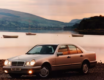 Mercedes-Benz E 230 Saloon Classic [UK-spec] (Bm.210.037) '07.1994–06.1998