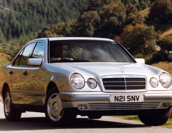 Mercedes-Benz E 230 Saloon Classic [UK-spec] (Bm.210.037) '07.1994–06.1998