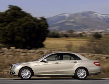 Mercedes-Benz E 250 CGI (W212) '2009–12