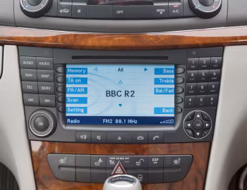 Interior Mercedes-Benz E 280 CDI [UK-spec] (W211) '2006–09