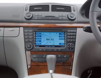 Interior Mercedes-Benz E 280 CDI [UK-spec] (W211) '2006–09