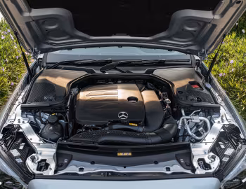 Bajo el capó Mercedes-Benz E 300 AMG Line Coupé [Malaysia] (C238) '2021–23