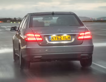 Mercedes-Benz E 300 BlueTec Hybrid [UK-spec] (W212) '2010–12