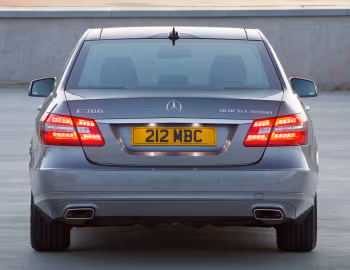 Mercedes-Benz E 300 BlueTec Hybrid [UK-spec] (W212) '2010–12