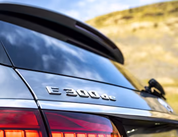 Mercedes-Benz E 300 de AMG Line Estate [UK-spec] (S213) '2020–23