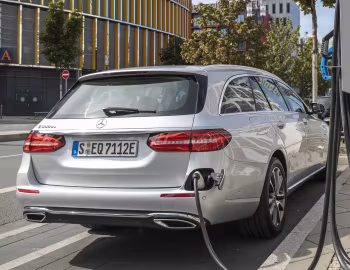 Mercedes-Benz E 300 de Avantgarde Line Estate [Worldwide] (S213) '2018–20