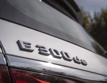 Mercedes-Benz E 300 de Avantgarde Line Estate [Worldwide] (S213) '2018–20