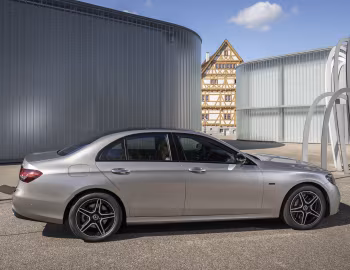 Mercedes-Benz E 300 e 4MATIC AMG Line [Worldwide] (W213) '2020–23