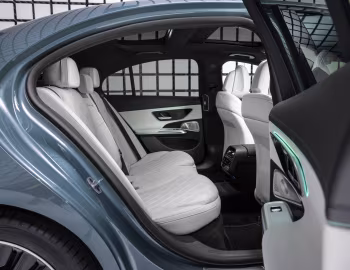 Interior Mercedes-Benz E 300 e 4MATIC AMG Line [Worldwide] (W214) '2023–pr.