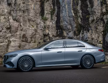 Mercedes-Benz E 300 e AMG Line [UK-spec] (W214) '2023–pr.