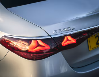 Mercedes-Benz E 300 e AMG Line [UK-spec] (W214) '2023–pr.