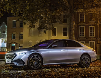 Mercedes-Benz E 300 e AMG Line [UK-spec] (W214) '2023–pr.
