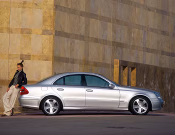 Mercedes-Benz E 320 Avantgarde [Worldwide] (W211) '01.2002–10.2004