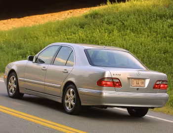 2000–02 Mercedes-Benz E 320 [North America] (Bm.210.065) '07.1999–03.2002