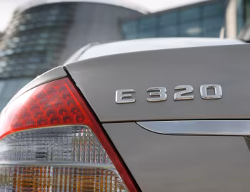 Mercedes-Benz E 320 CDI [UK-spec] (W211) '2006–09