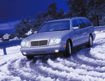 1998–99 Mercedes-Benz E 320 Estate [North America] (Bm.210.265) '1997–07.1999