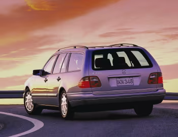 1998–99 Mercedes-Benz E 320 Estate [North America] (Bm.210.265) '1997–07.1999