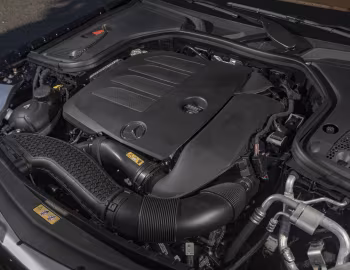 Bajo el capó 2021–23 Mercedes-Benz E 350 4MATIC AMG Line [North America] (W213) '2020–23