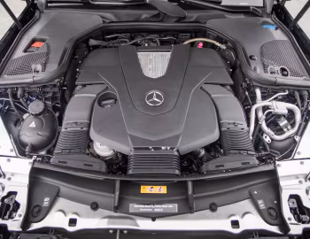 Bajo el capó 2018–20 Mercedes-Benz E 400 4MATIC AMG Line Coupé [North America] (C238) '2017–20