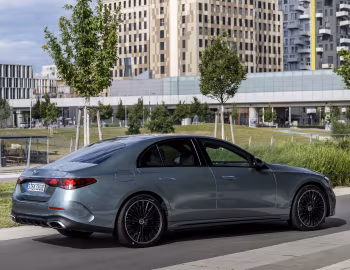 Mercedes-Benz E 400 e 4MATIC AMG Line [Worldwide] (W214) '2023–pr.