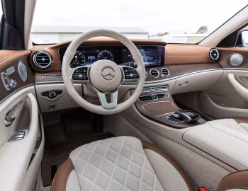 Panel frontal 2017–20 Mercedes-Benz E 450 4MATIC AMG Line Estate [North America] (S213) '2017–20