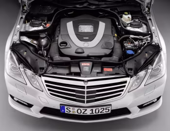 Bajo el capó Mercedes-Benz E 500 (W212) '2009–12