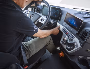 Panel frontal Mercedes-Benz eActros 300 mit Wecon Kofferaufbau (Br.963) '2022–23