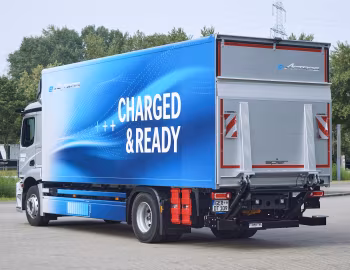 Mercedes-Benz eActros 300 mit Spier Kofferaufbau (Br.963) '2022–23