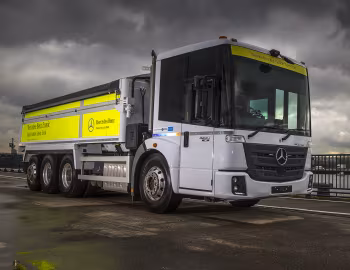Mercedes-Benz Econic 3235 L with tipper body '2015–pr.