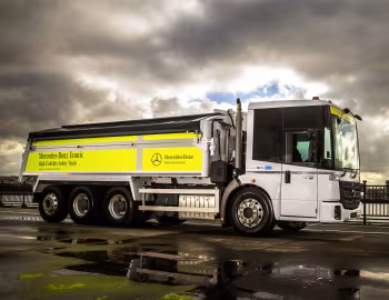 Mercedes-Benz Econic 3235 L with tipper body '2015–pr.